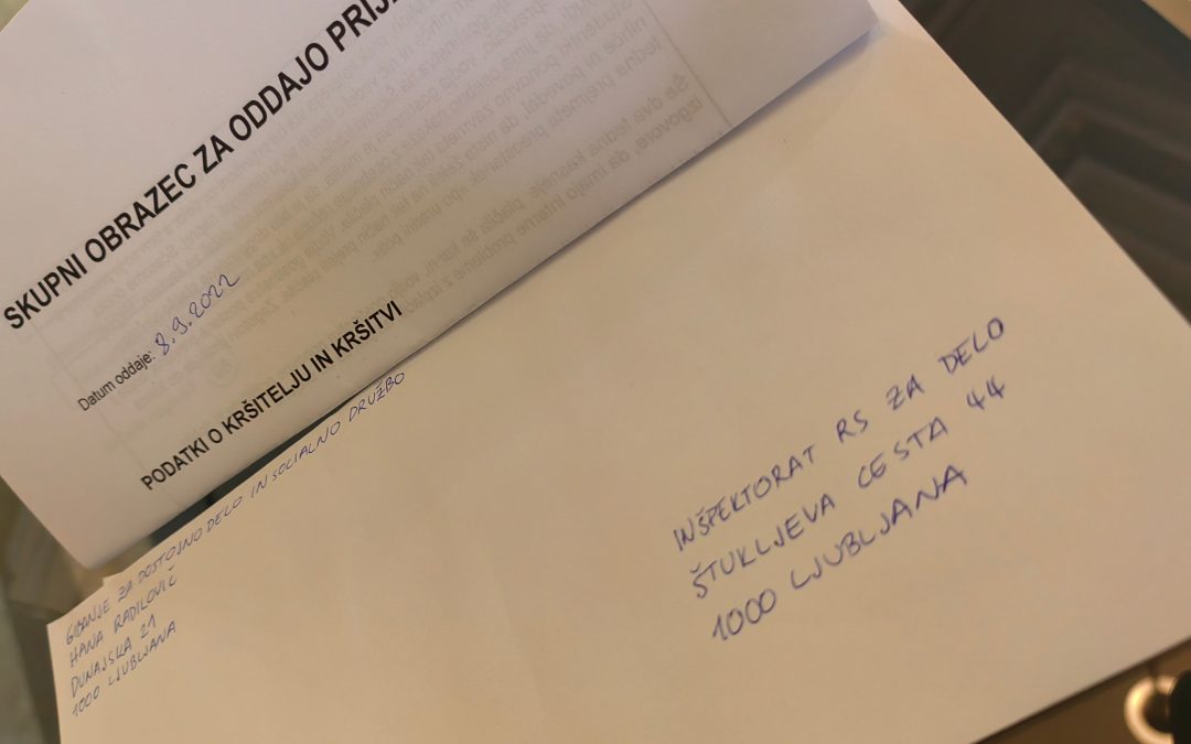 Pol na napotnico pol na roko?!